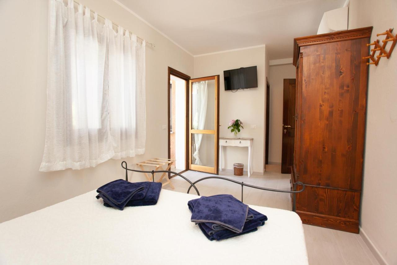 Lu Lioni Rooms San Teodoro  Exterior photo