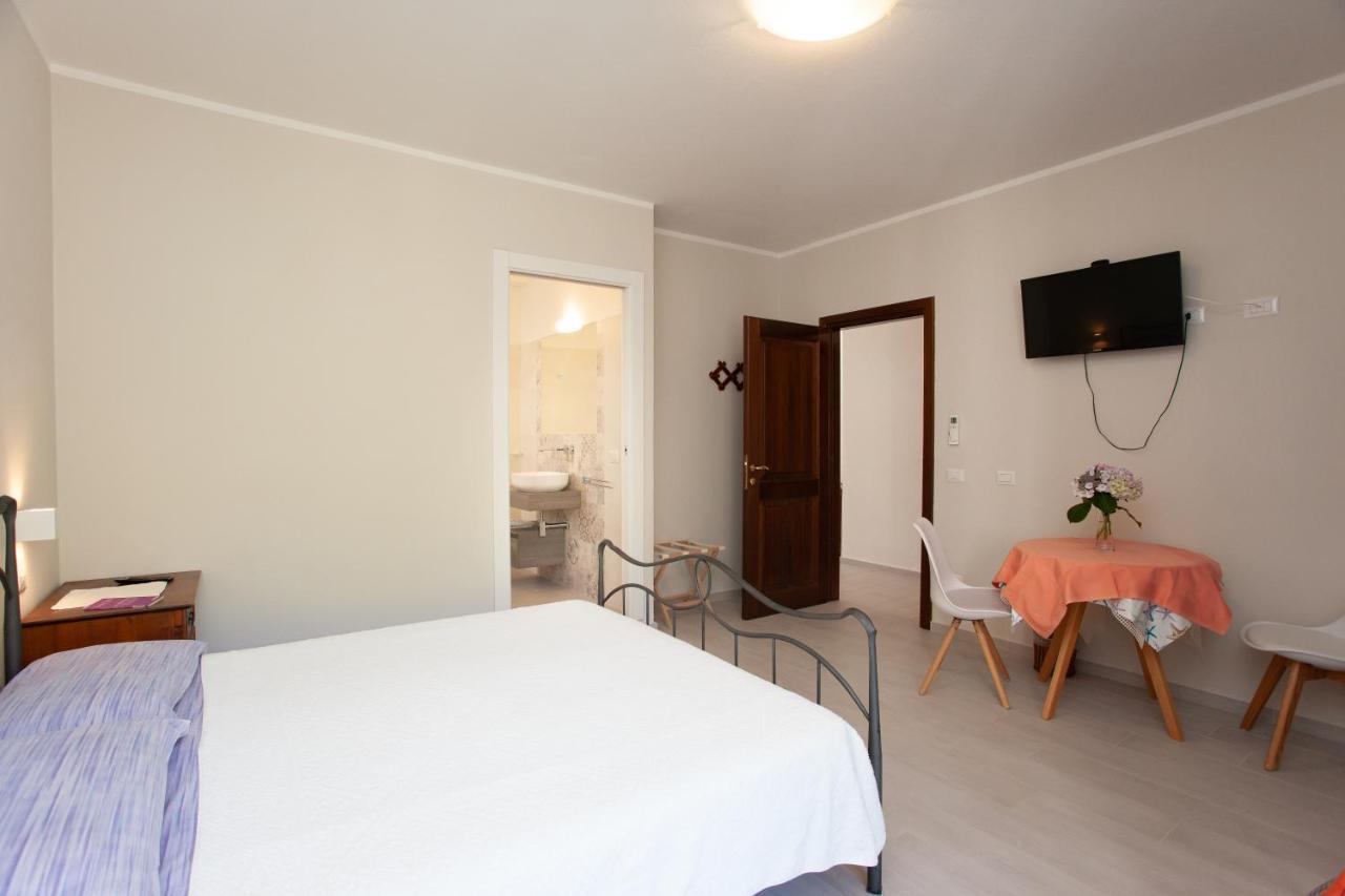 Lu Lioni Rooms San Teodoro  Exterior photo